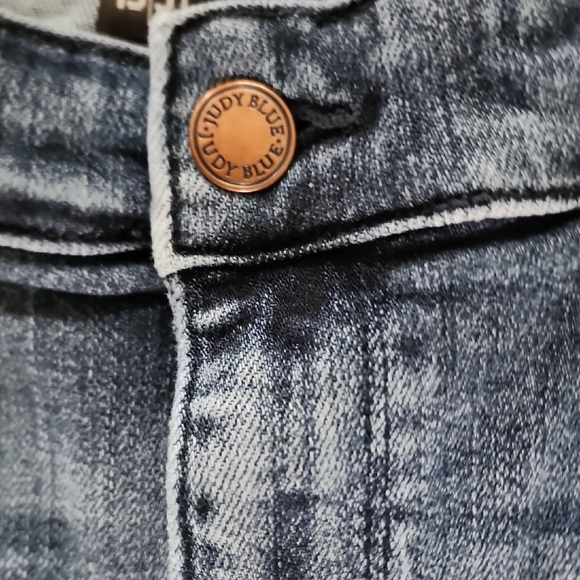 Judy Blue Distressed Blue Jeans - Picture 8 of 14